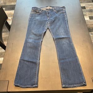 Express size 12L barely boot low rise jeans. Great condition.